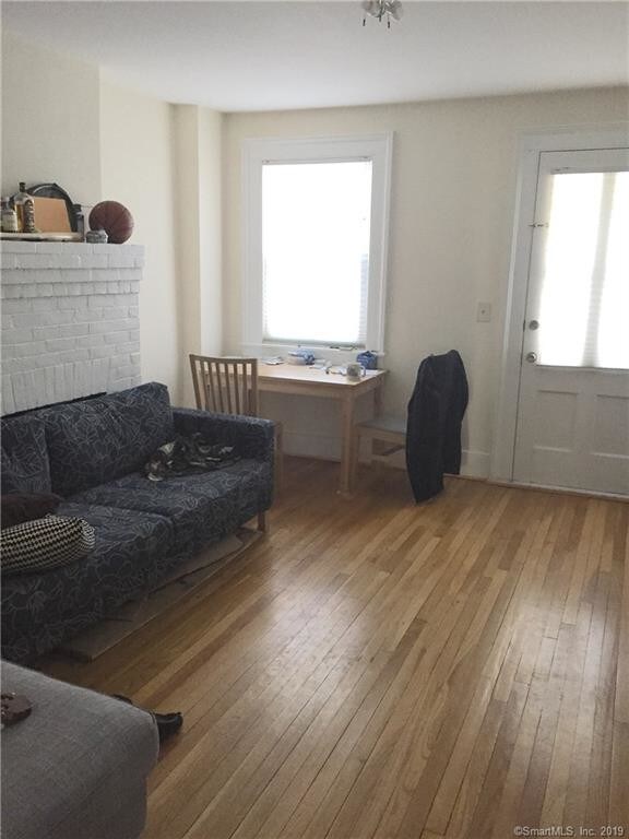 Foto del edificio - 40 Lynwood Pl