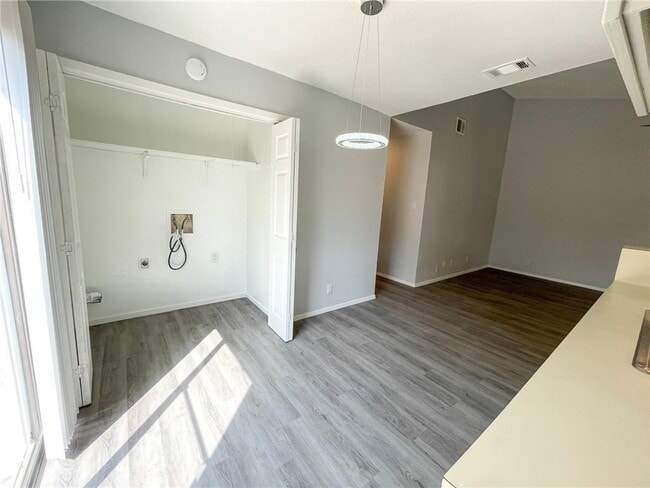Building Photo - 12407 Tree Line Dr