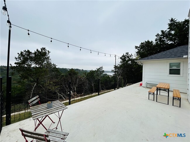 Building Photo - 6664 Ivy Ridge Cir