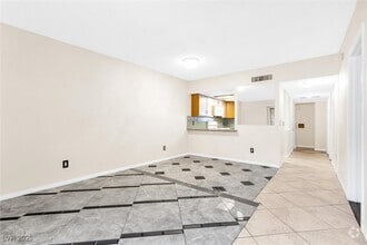Building Photo - 3823 S Maryland Pkwy