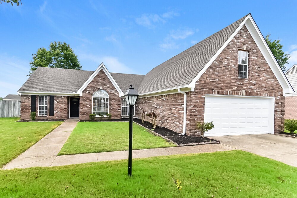 Foto principal - 2893 Broadway Dr