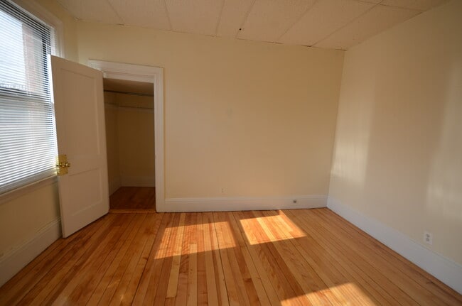 Building Photo - 441 Cambridge St