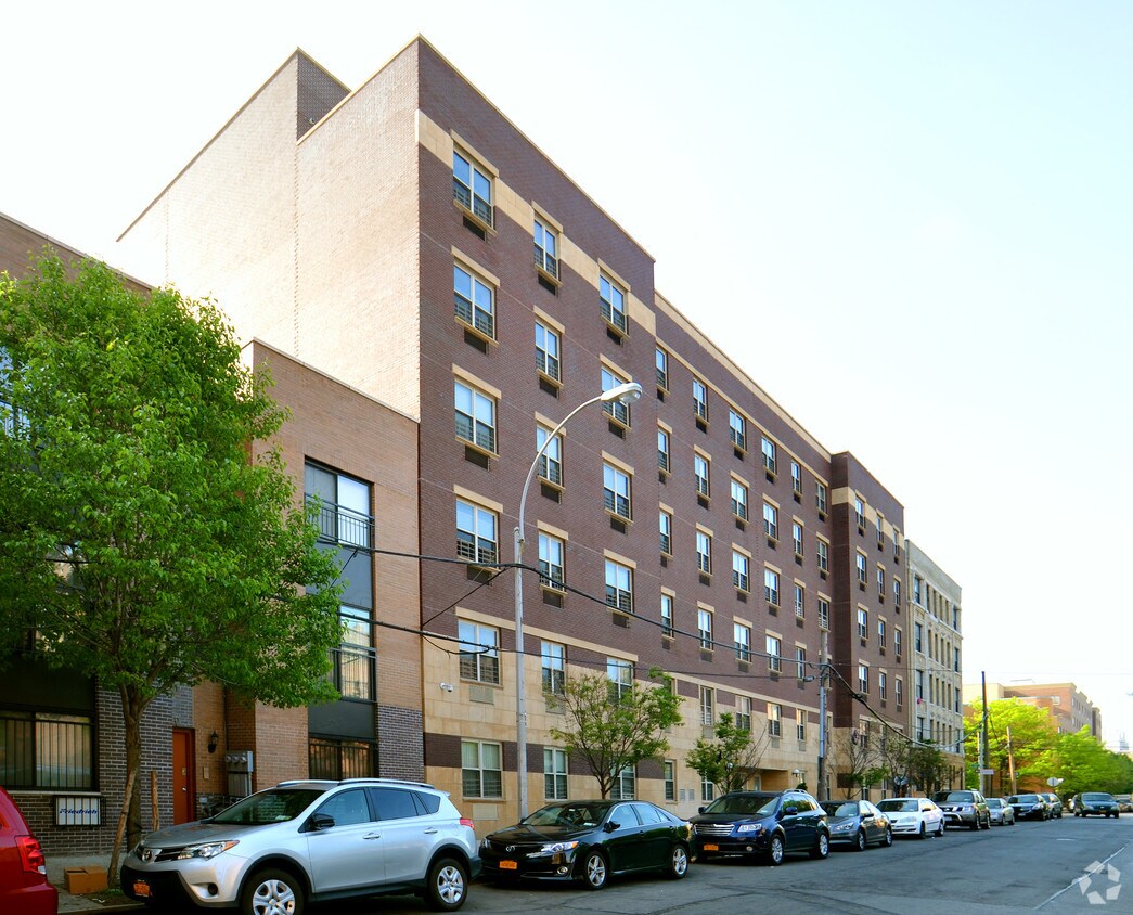 Foto principal - 630 Concord Ave