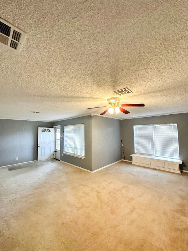 Foto del edificio - 5323 NW Ash Ave