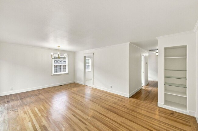 Building Photo - 3223 Bryant St
