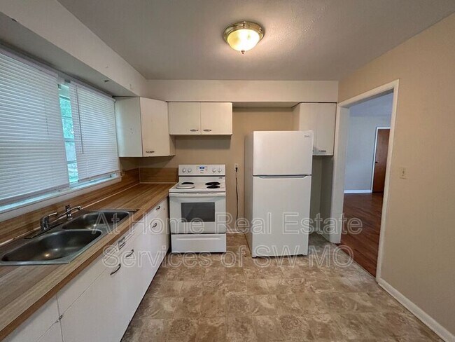 Foto del edificio - 306 W Lindberg St