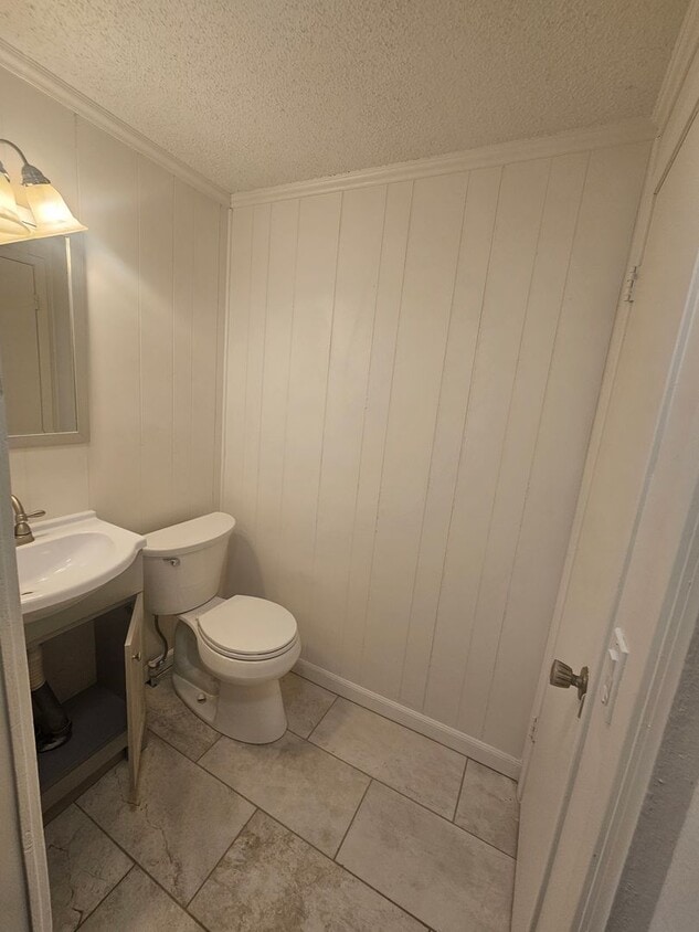 Building Photo - 2703 West 24th Street