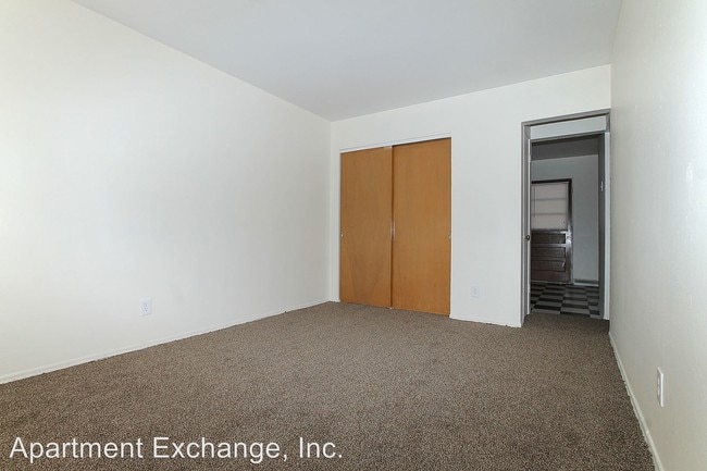 Building Photo - 4444 Brenton Ave