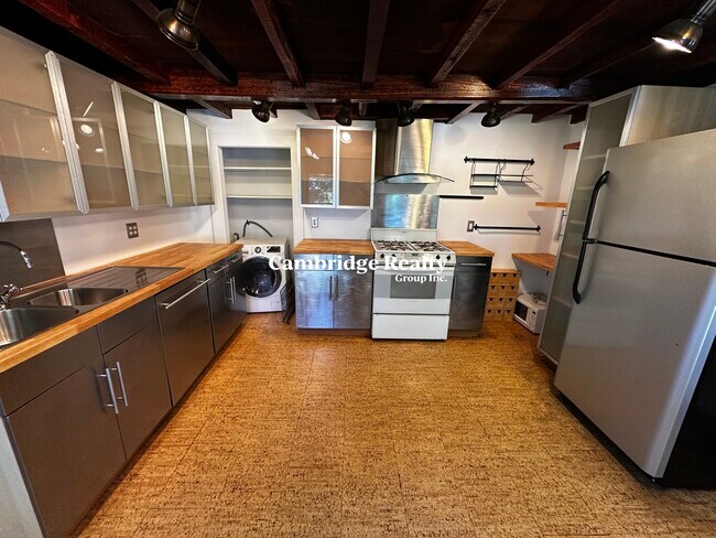 Building Photo - 18 Tremont St