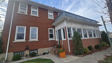 Building Photo - 4981 Broadway