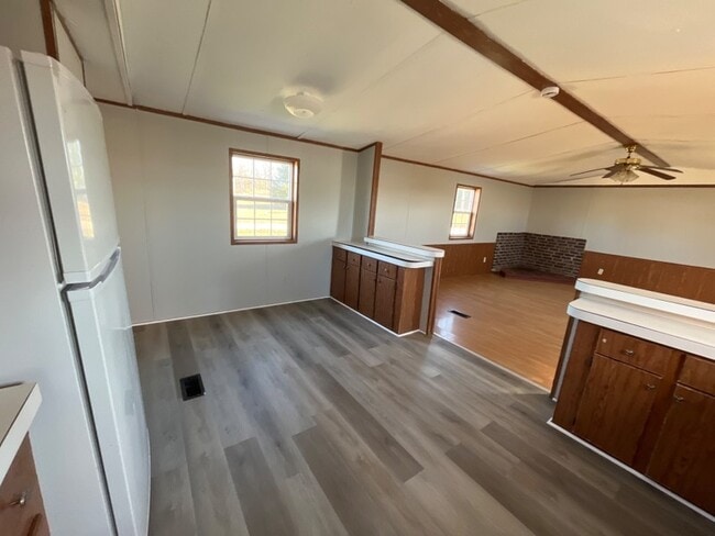 Building Photo - 115 Country Living Ln