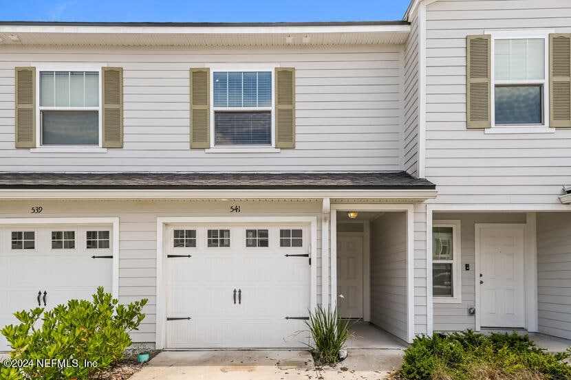 Foto principal - 541 EISEMAN Way