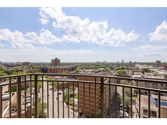 Foto del edificio - 500 500 E Grant St