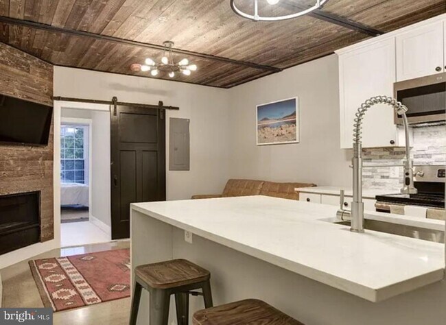 Foto del edificio - 12 W Montgomery St