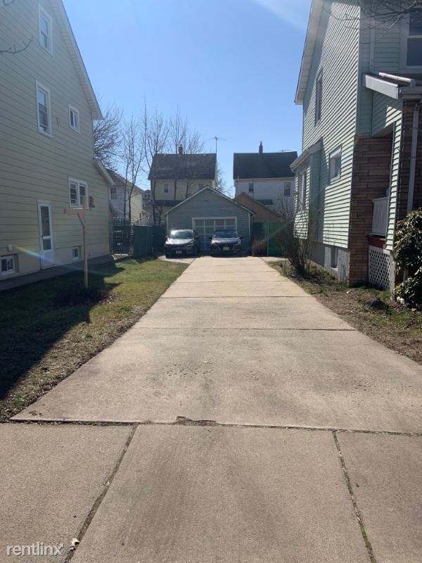 Foto del edificio - 3 br, 1.5 bath House - 236 Talmadge St.