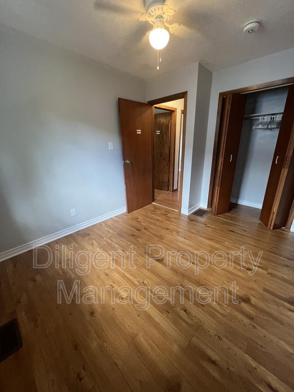 Building Photo - 926 Dainard Dr