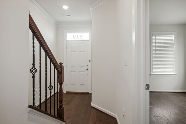 Building Photo - Professionally Managed // 3 Bedroom 3.5 Ba...