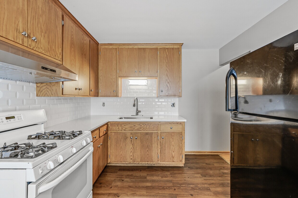 Primary Photo - 841 25th Ave SE