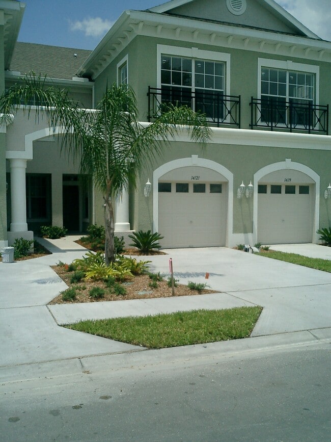 Foto del edificio - 14215 Waterville Cir