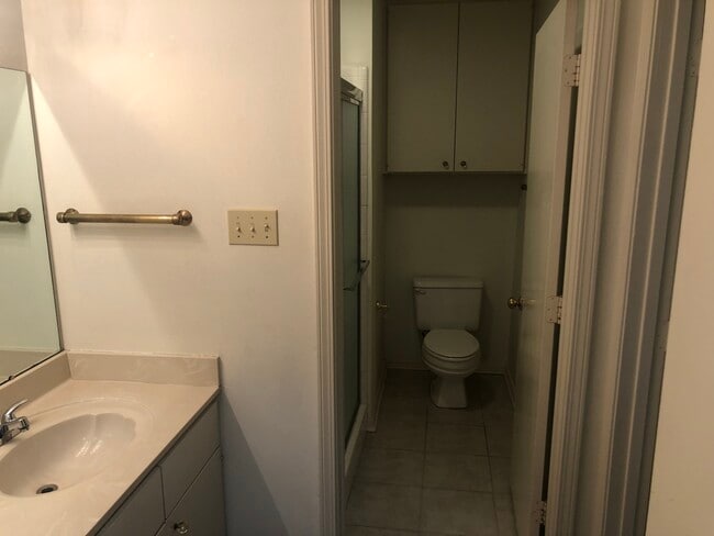 Foto del edificio - 412 Hampton Ct