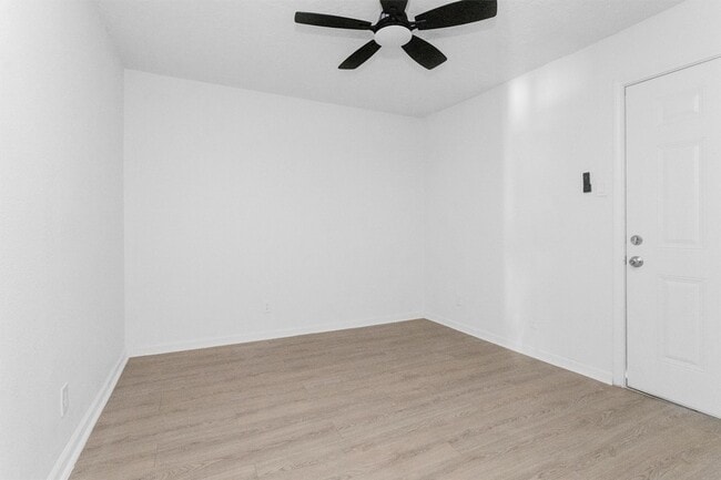 Building Photo - 16016 Green Manor Dr