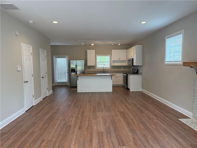 Foto del edificio - 784 Grove St