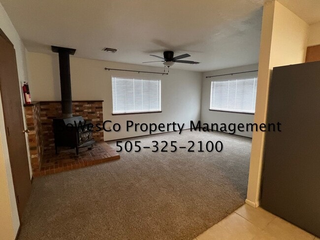 Building Photo - Beautifully Remodeled Large Home in Aztec
