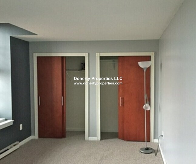 Building Photo - 201 Thorndike St