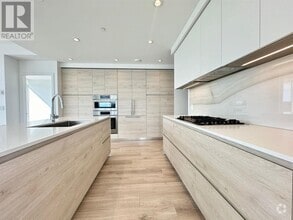 Building Photo - 660-1660 Quayside Dr