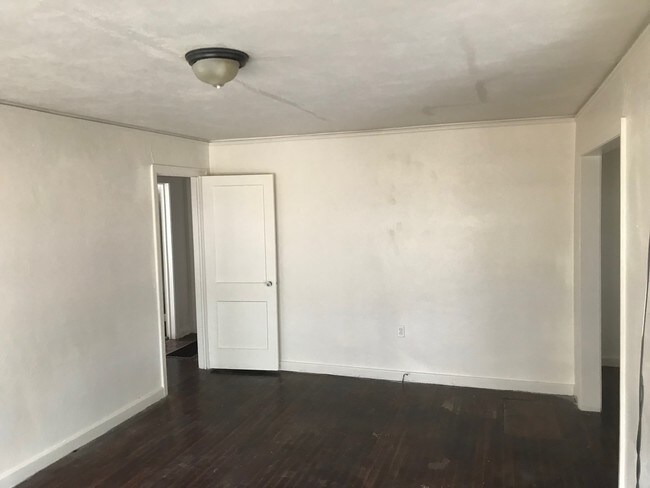 Building Photo - 4627 Estelle Dr