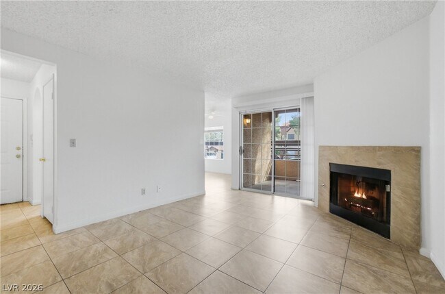 Foto del edificio - 2200 S Fort Apache Rd