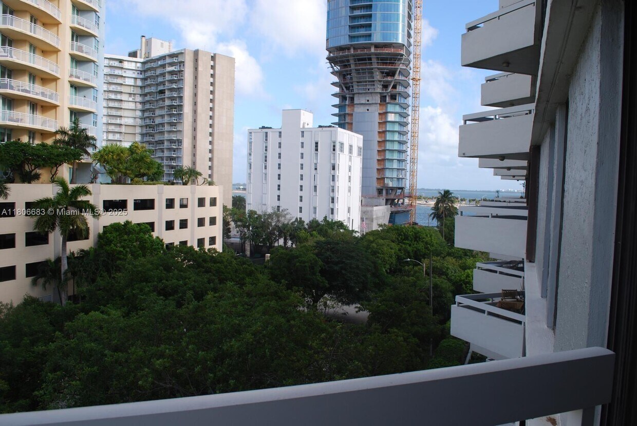Primary Photo - 2501 Brickell Ave