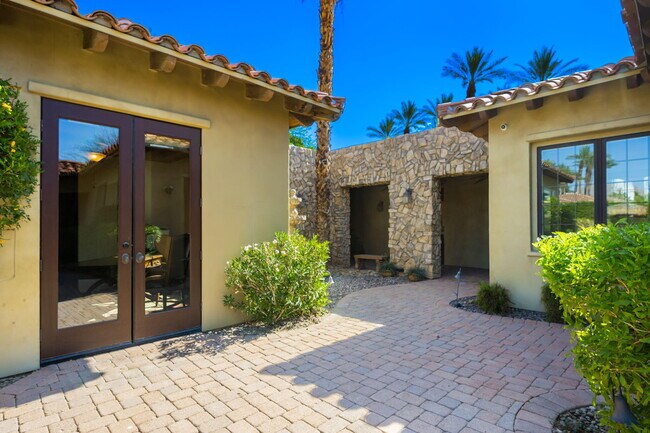 Building Photo - 56222 Village Dr