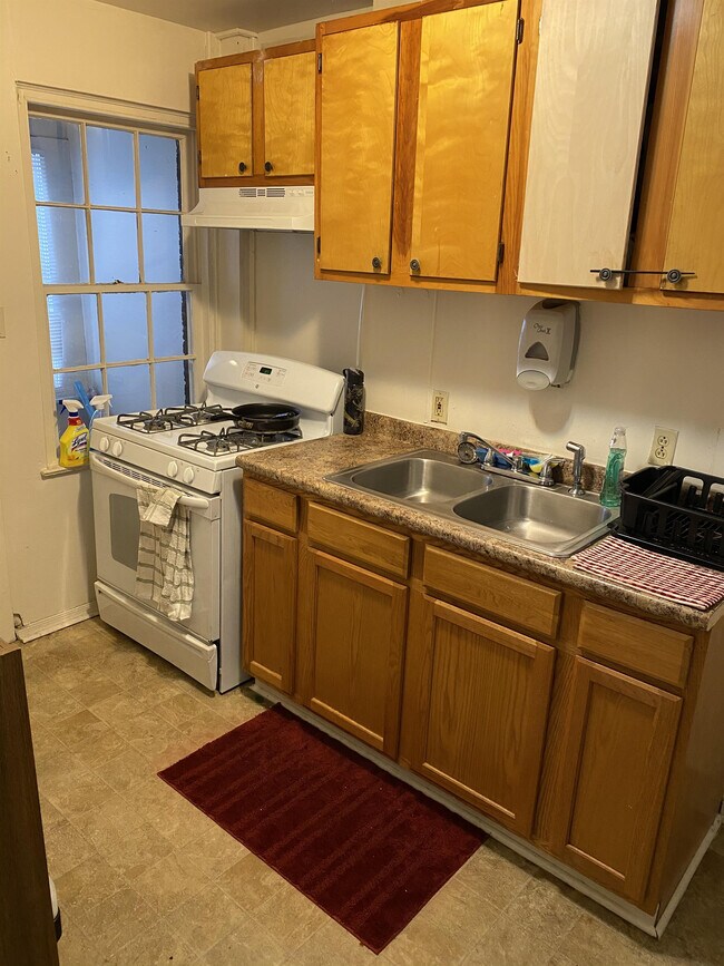 Foto del edificio - 929 E 14th St