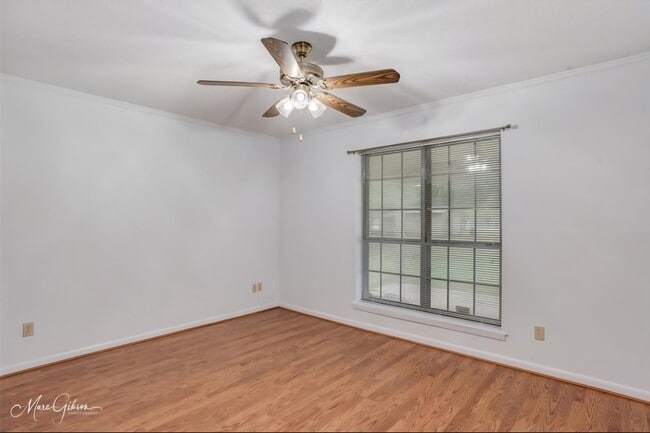 Foto del edificio - 2201 Hickory Ridge Dr