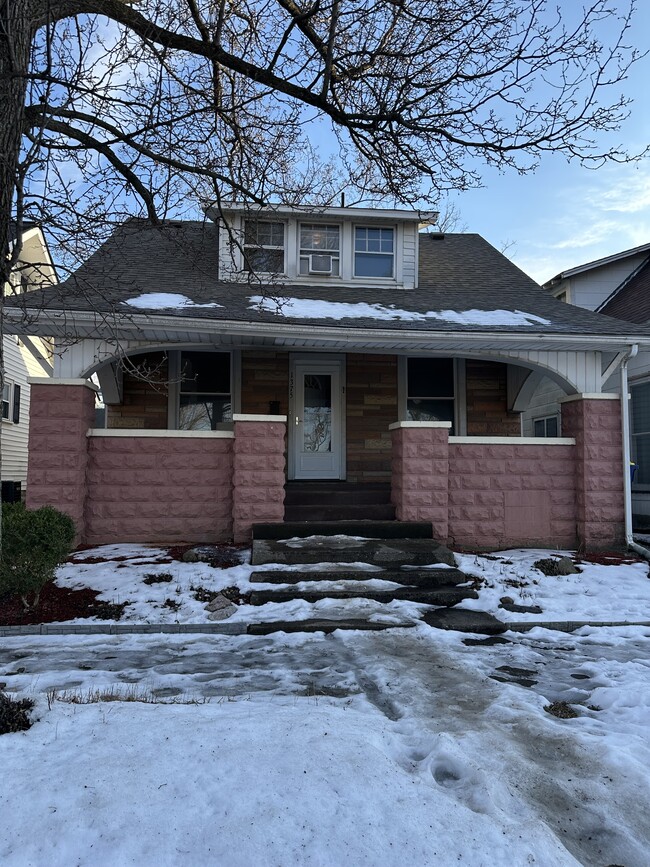 Building Photo - 1375 Clinton St