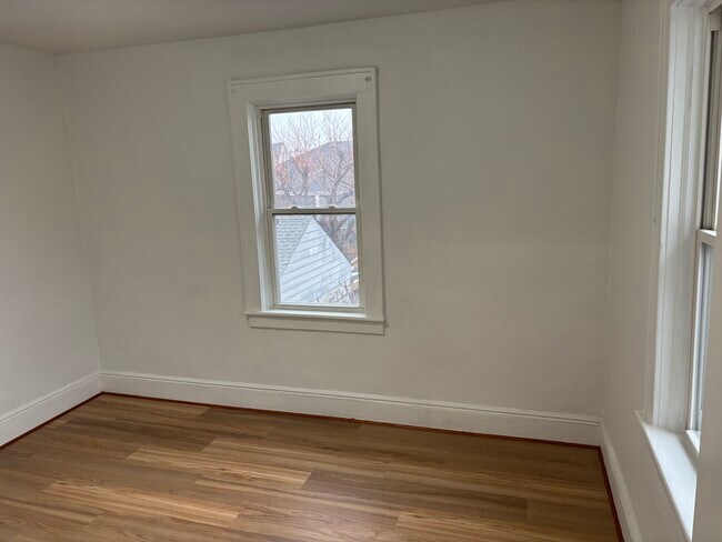 Foto del edificio - 334 Midland Ave