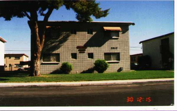 Building Photo - 2917 Elm Ave