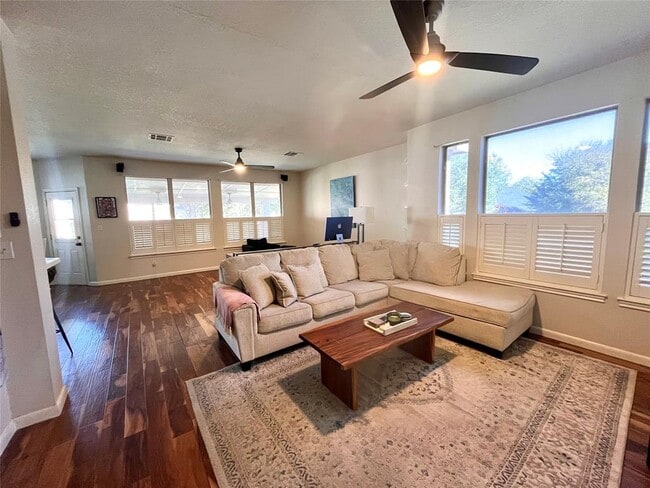 Foto del edificio - 2600 Mallard Green Cove