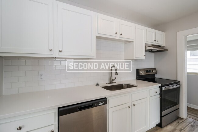 Foto del edificio - 6645 Newbridge DR