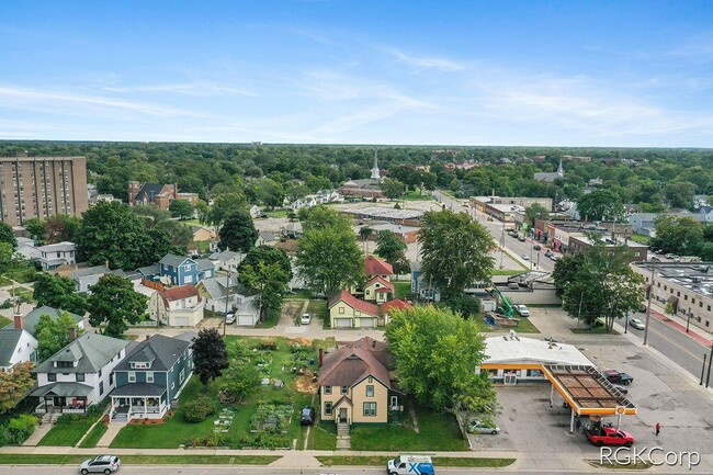 Building Photo - 263 W Muskegon Ave