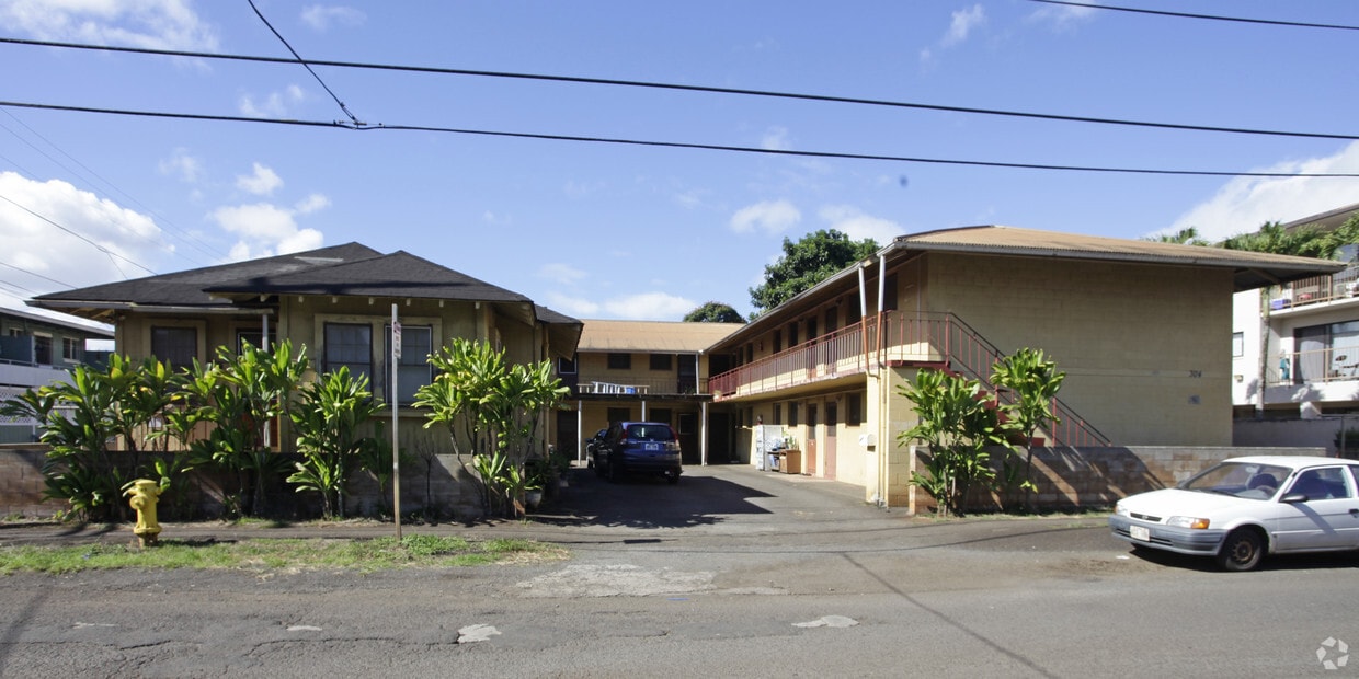 Primary Photo - 304 Olive Ave