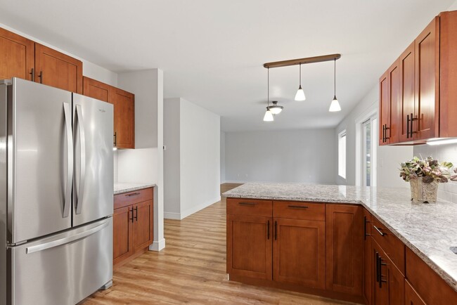 Building Photo - 8645 Evergreen Dr NE