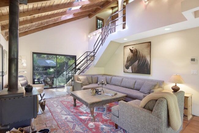 Foto del edificio - 1441 Bonnell Dr