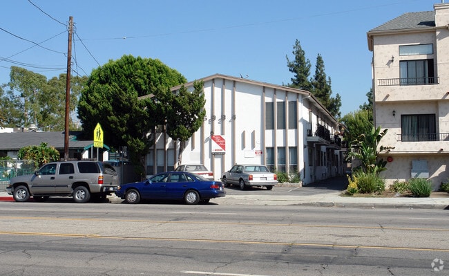 Building Photo - 5934 Woodman Ave