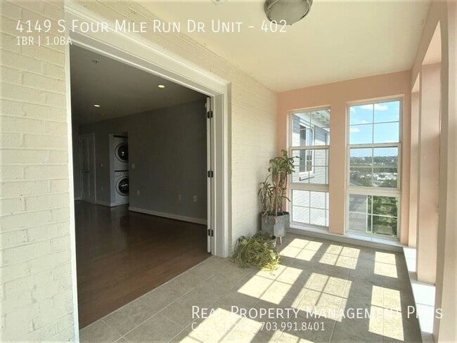 Building Photo - 4149 S Four Mile Run Dr