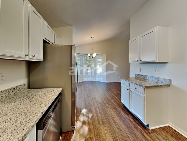 Building Photo - 8040 Willow Brook Crossing Dr