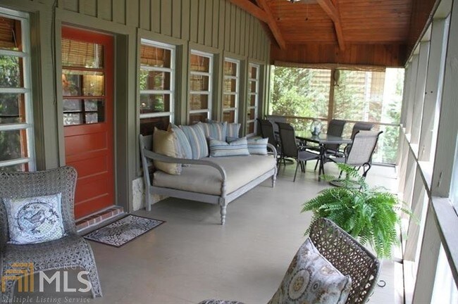 Building Photo - 4845 Amal Ln
