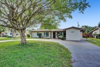 Building Photo - 2620 NE 19th St