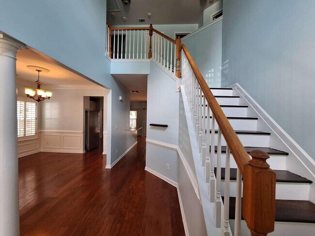 Building Photo - 325 Kingspring Ct